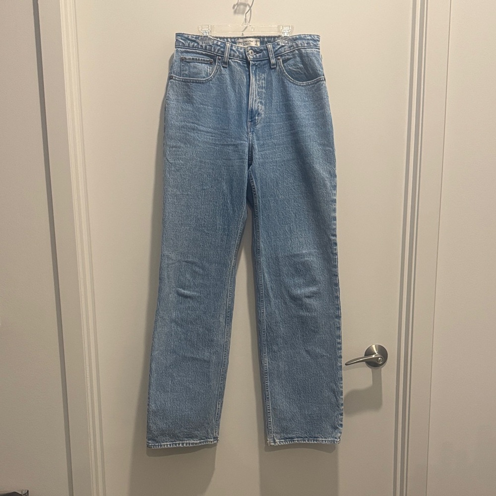 Abercrombie & Fitch - The 90s Relaxed Jean High Rise